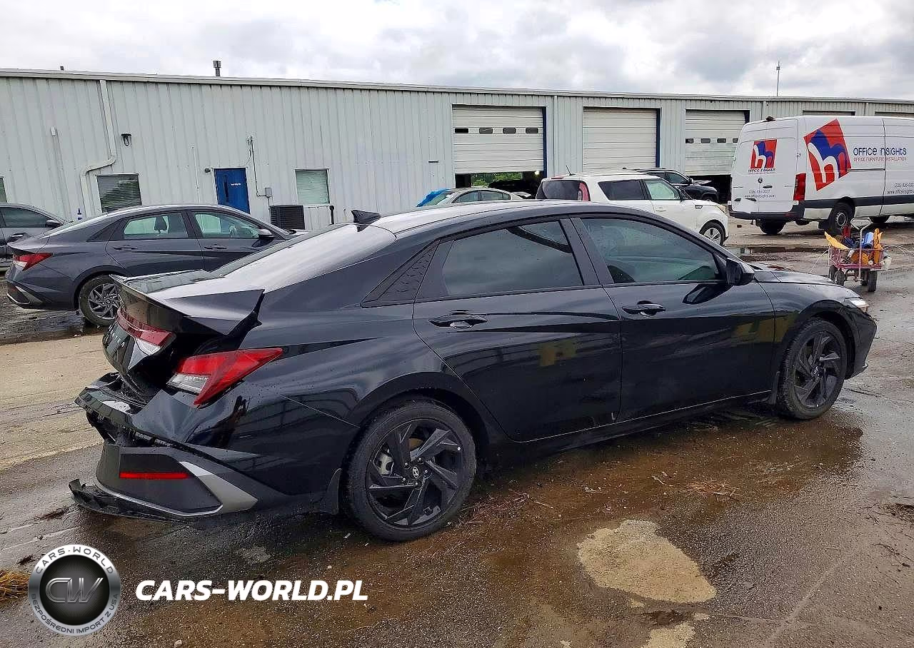 2026 Hyundai Elantra Sel Sport VIN:KMHLM4DG8TU104440 - 3