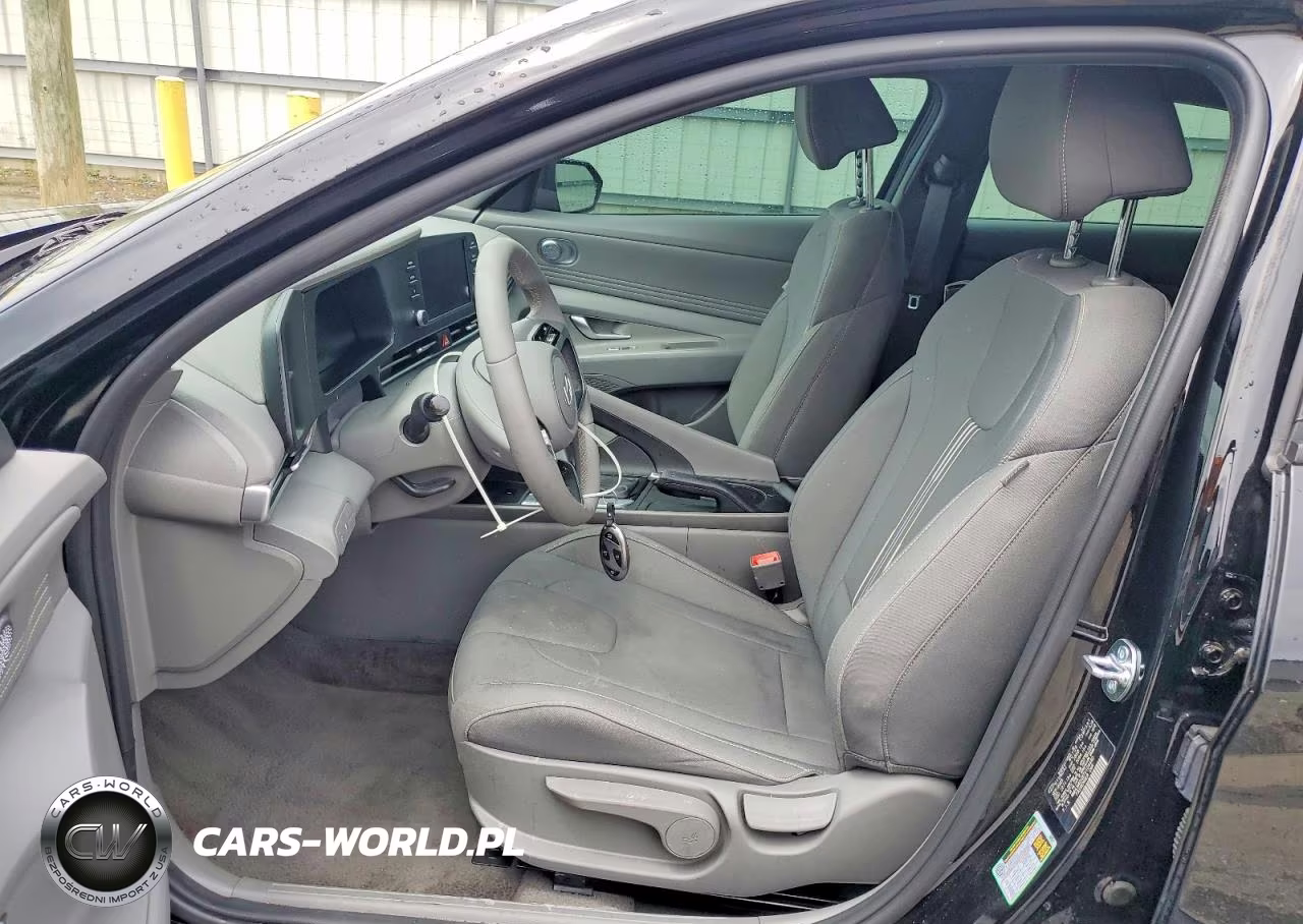 2026 Hyundai Elantra Sel Sport VIN:KMHLM4DG8TU104440 - 7