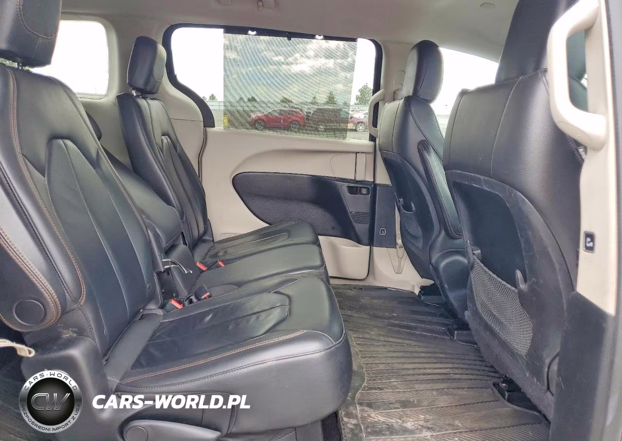 2017 Chrysler Pacifica Touring L VIN:2C4RC1BG1HR553093 - 11