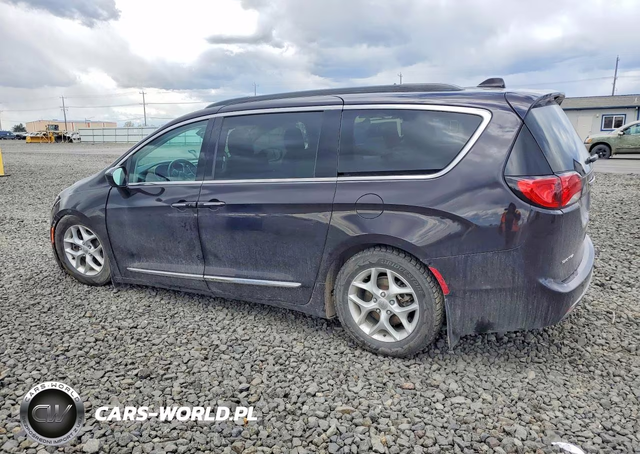 2017 Chrysler Pacifica Touring L VIN:2C4RC1BG1HR553093 - 2