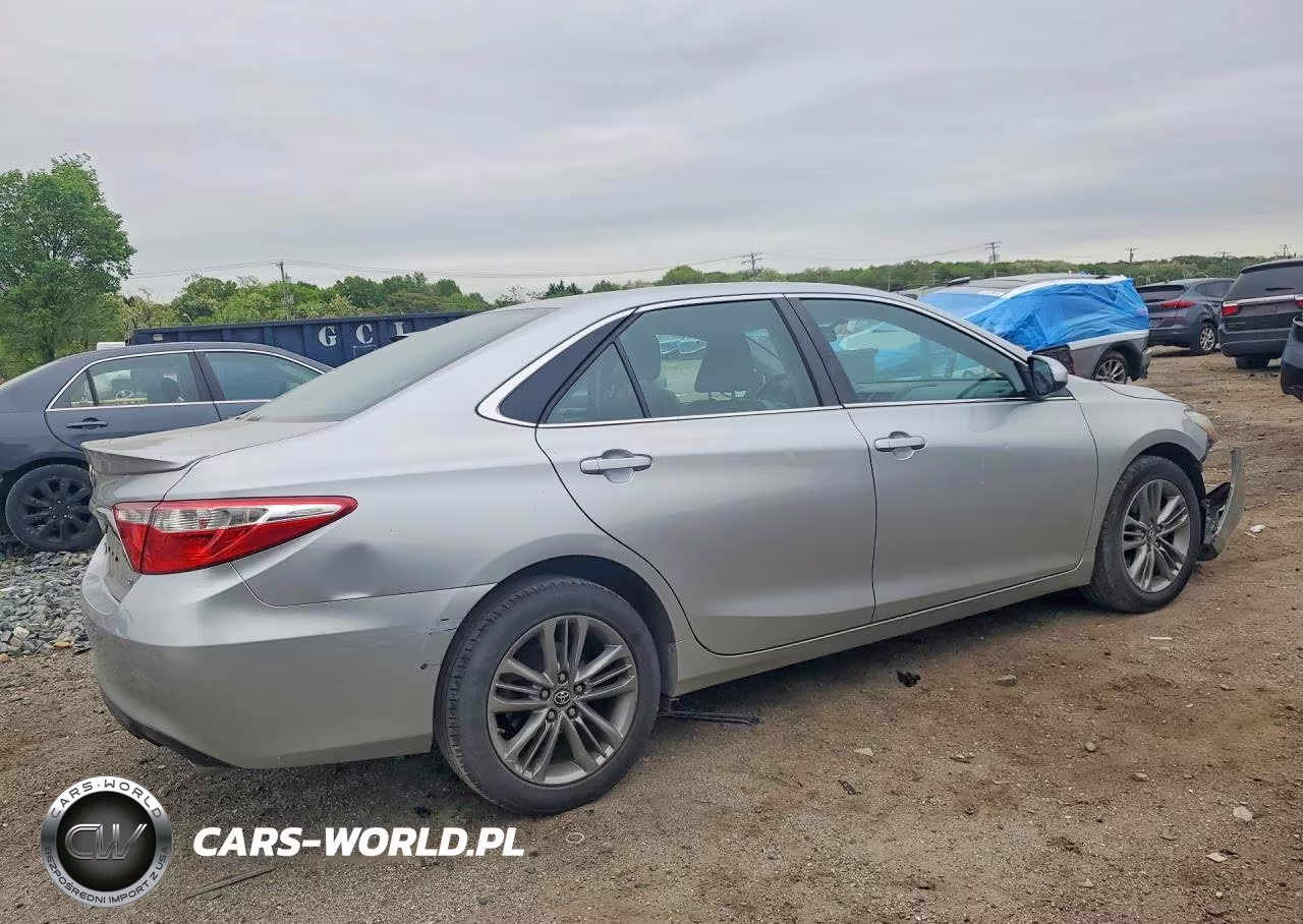 2016 Toyota Camry Se VIN:4T1BF1FK2GU265183 - 3