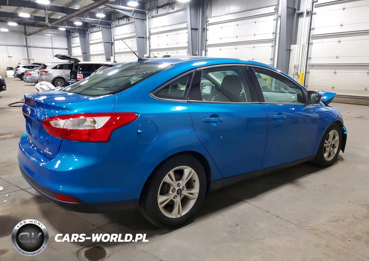 2014 Ford Focus Se VIN:1FADP3F24EL112562 - 3