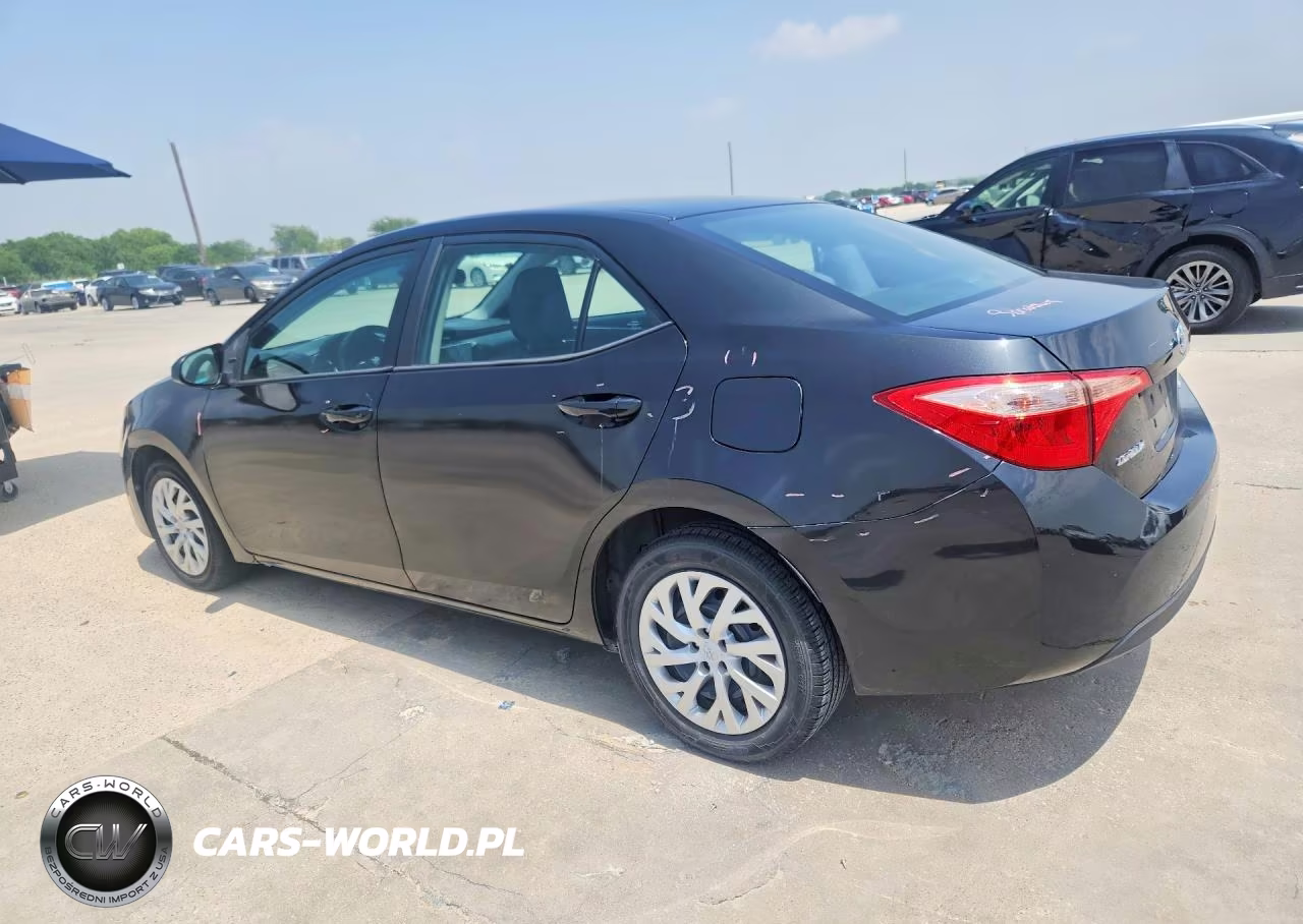 2018 Toyota Corolla Le VIN:2T1BURHE3JC032045 - 2