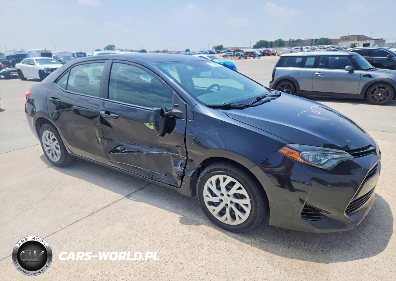 2018 Toyota Corolla Le VIN:2T1BURHE3JC032045 - 4