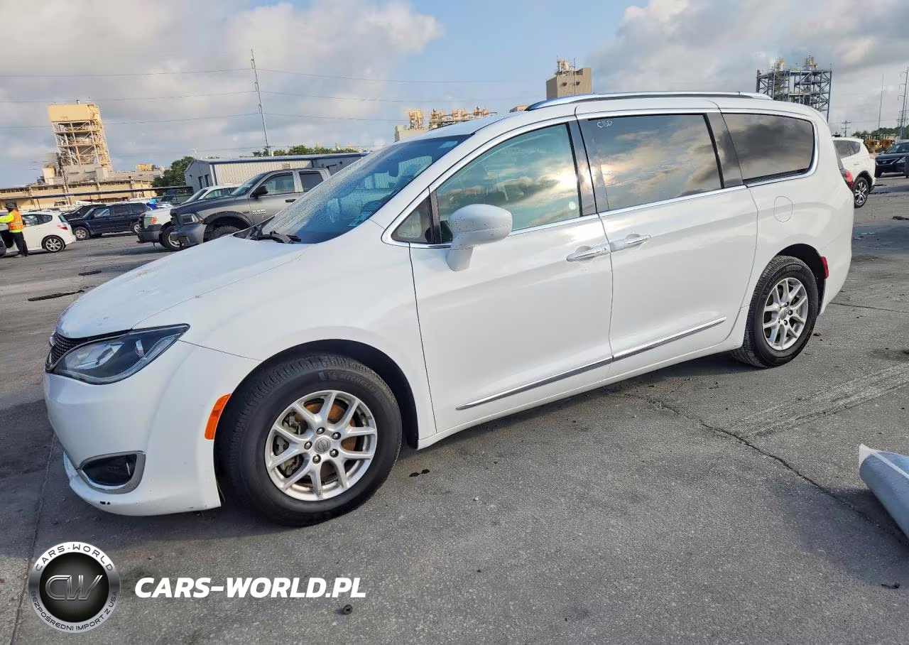 2020 Chrysler Pacifica Touring L