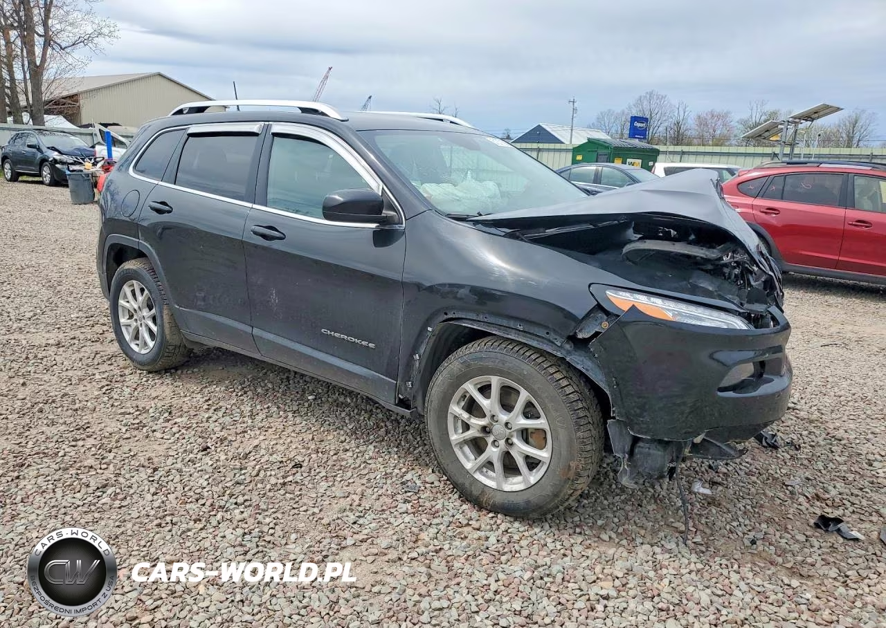 2017 Jeep Cherokee Latitude VIN:1C4PJMCS3HW651793 - 4