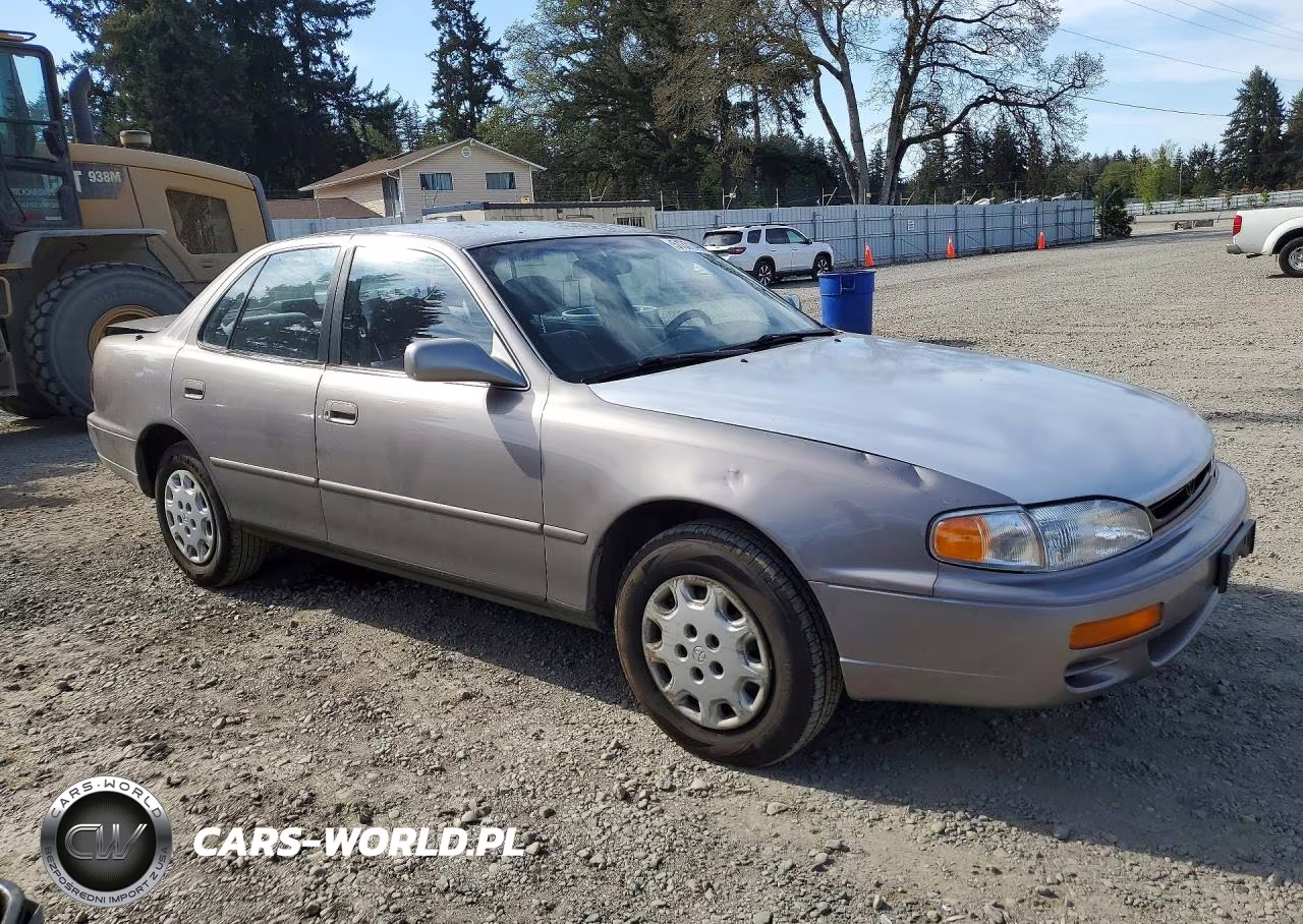 1996 Toyota Camry Le VIN:JT2BG12K8T0346030 - 4
