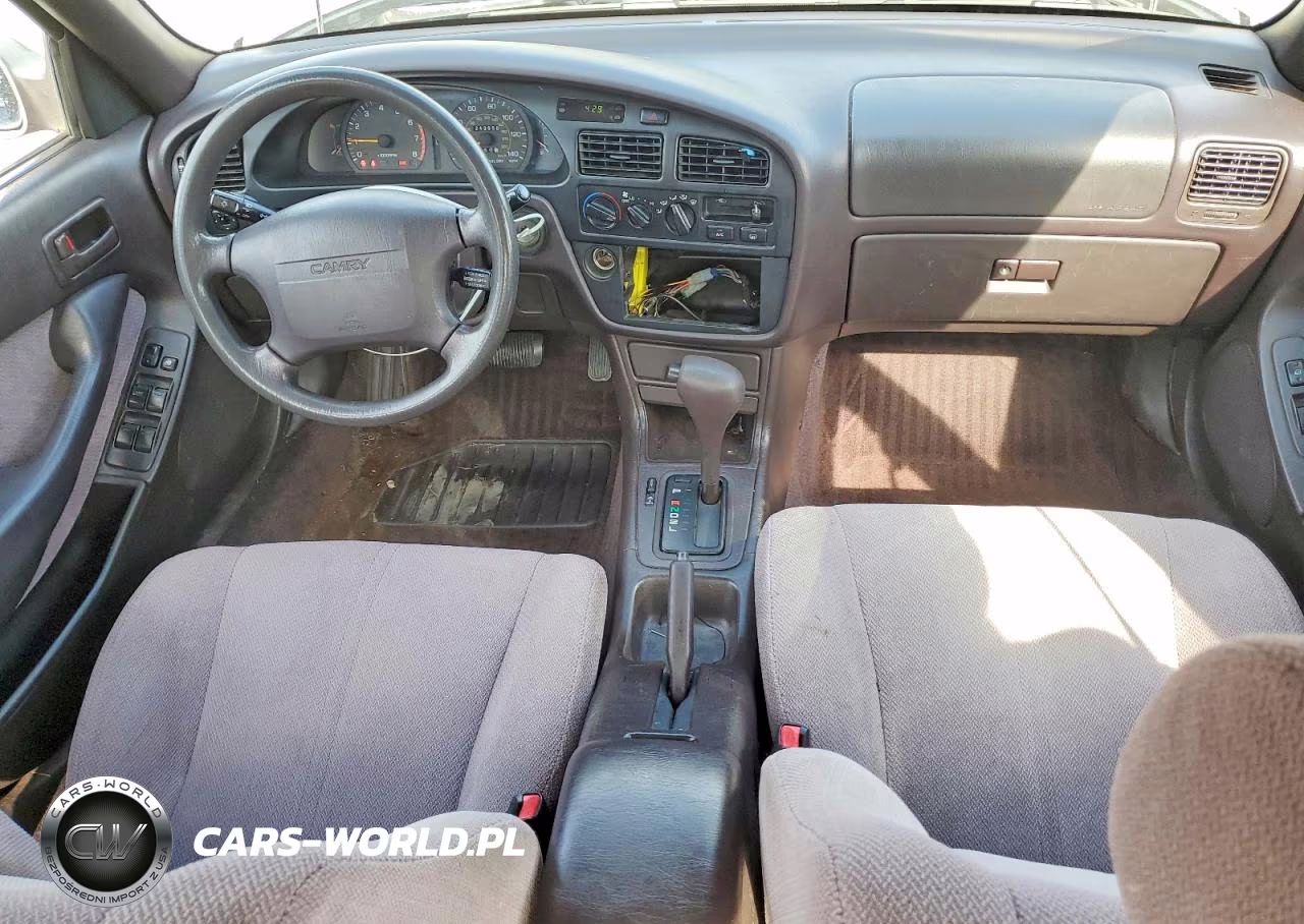 1996 Toyota Camry Le VIN:JT2BG12K8T0346030 - 8