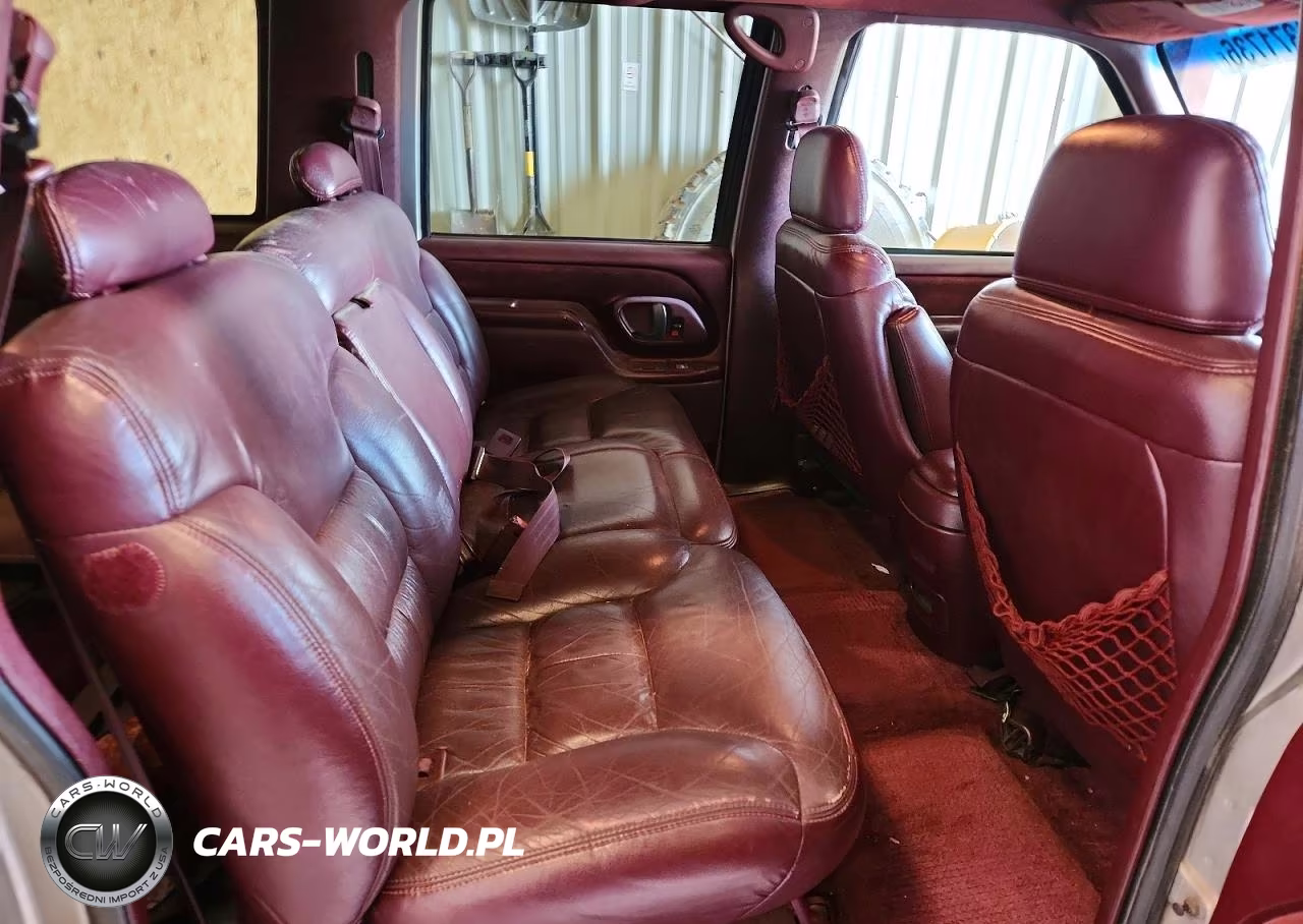 1999 Chevrolet Suburban K1500 VIN:1GNFK16R1XJ387931 - 10