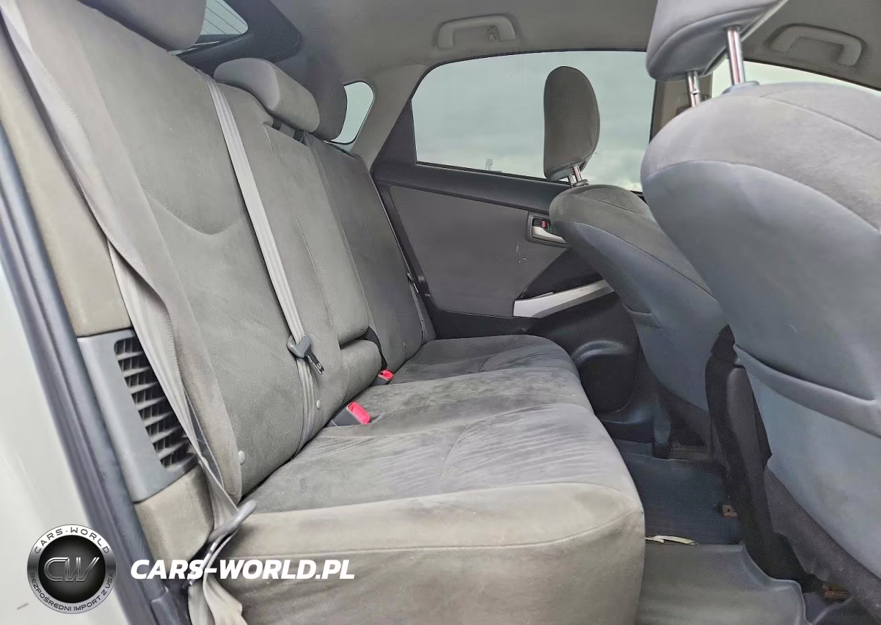 2015 Toyota Prius Two VIN:JTDKN3DU1F0468644 - 10