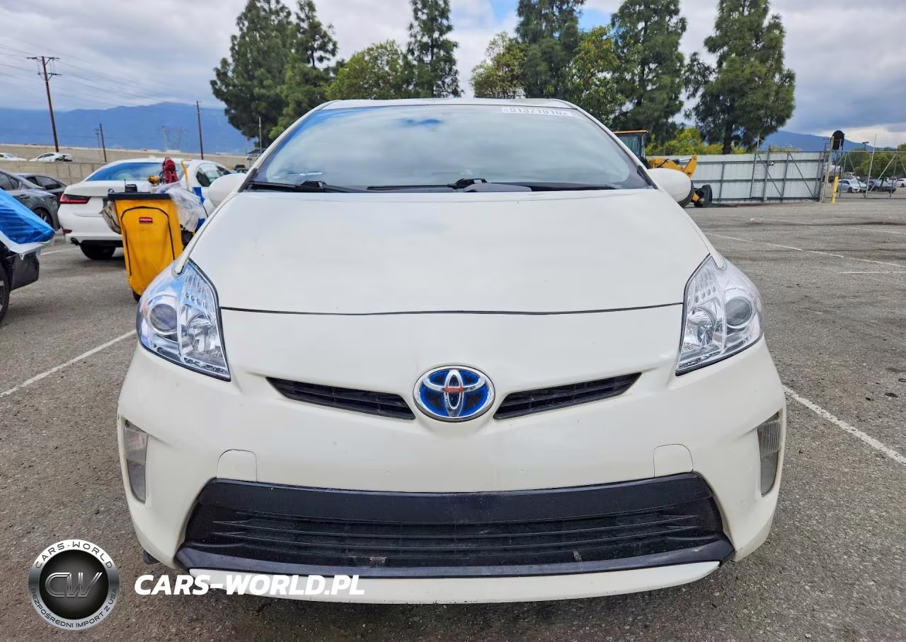 2015 Toyota Prius Two VIN:JTDKN3DU1F0468644 - 5