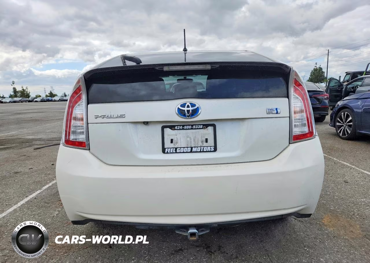 2015 Toyota Prius Two VIN:JTDKN3DU1F0468644 - 6
