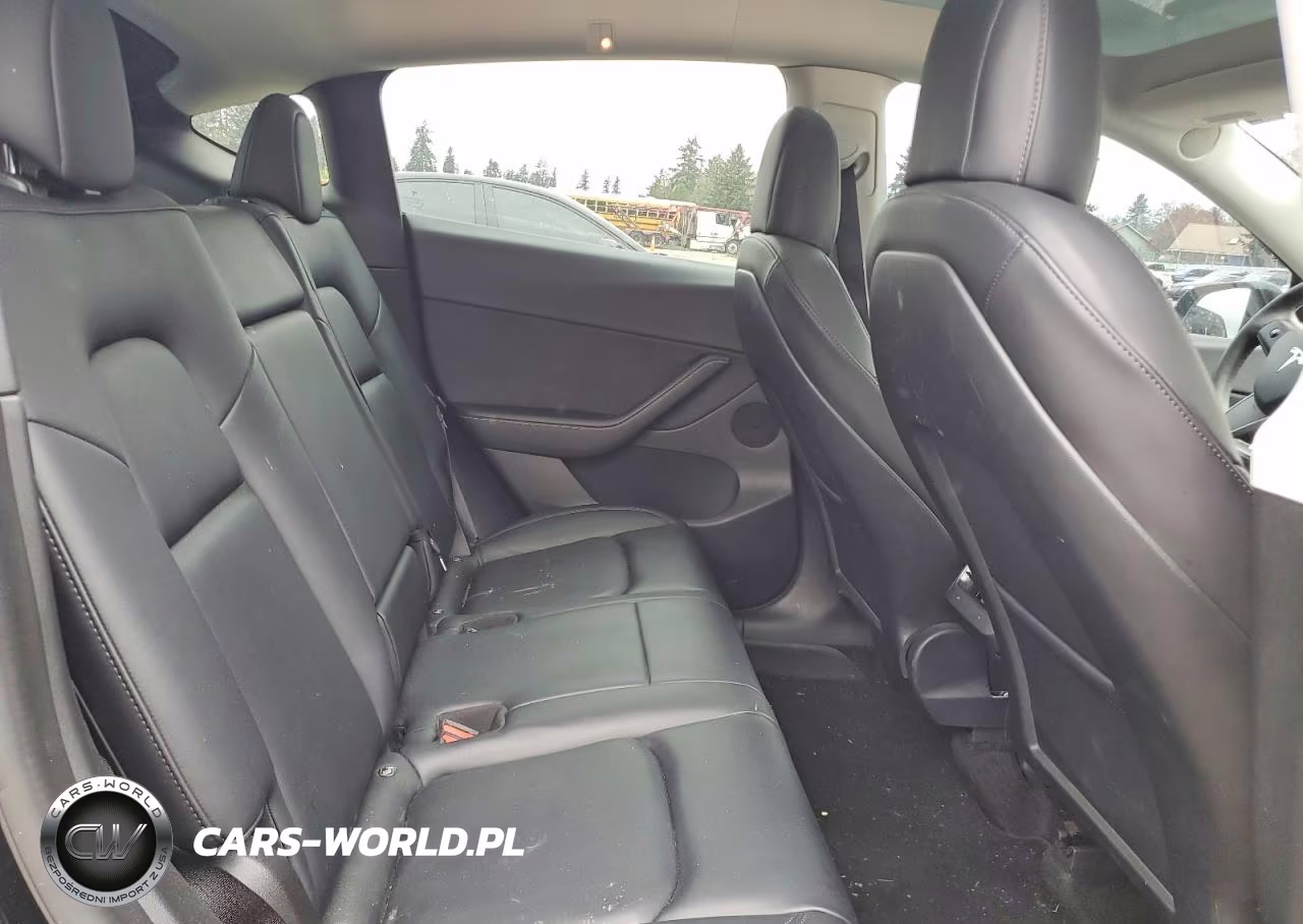 2022 Tesla Model Y VIN:7SAYGDEE2NF366015 - 11