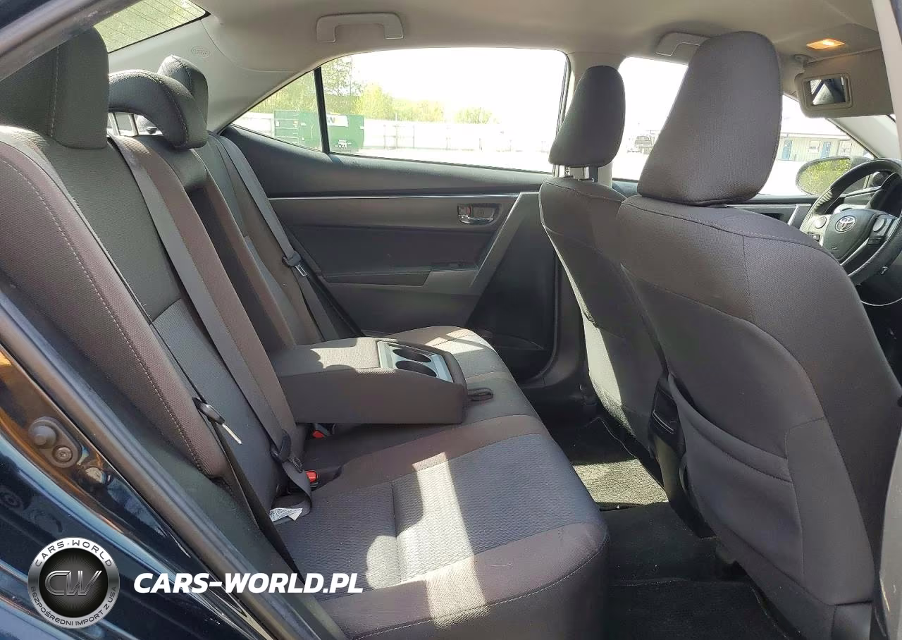 2018 Toyota Corolla Le VIN:2T1BURHE7JC031819 - 10
