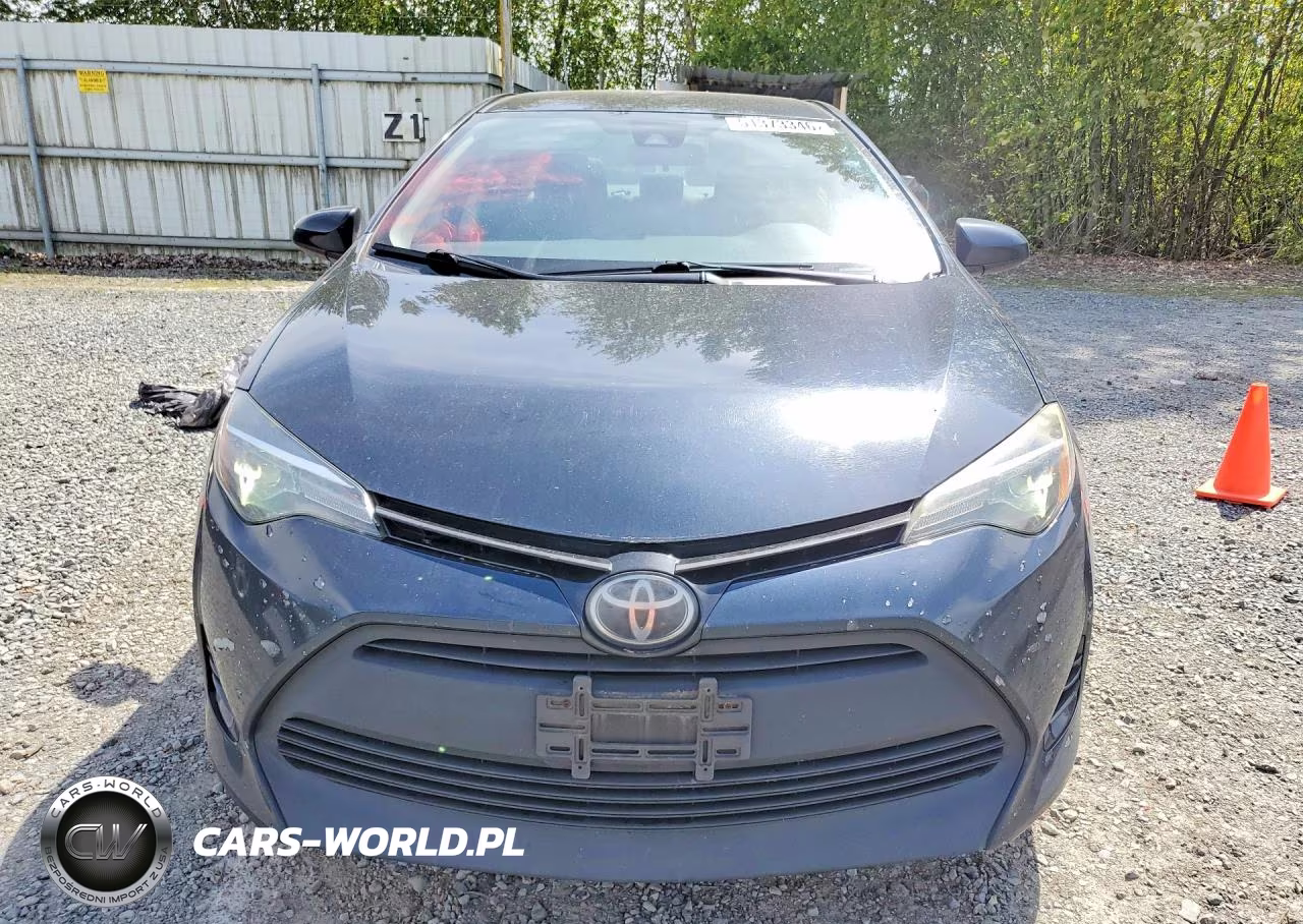 2018 Toyota Corolla Le VIN:2T1BURHE7JC031819 - 5