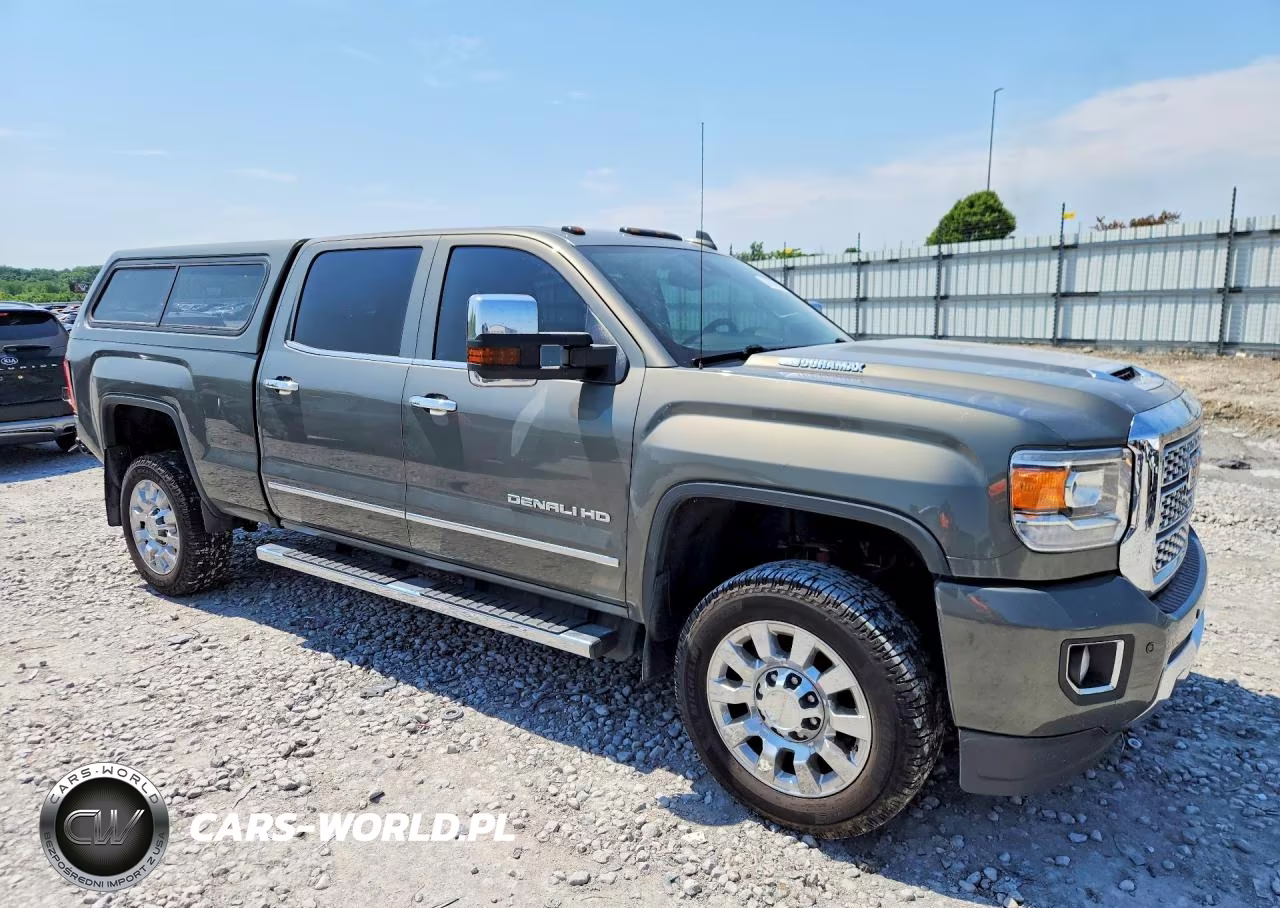 2018 GMC Sierra K2500 Denali VIN:1GT12UEY6JF109212 - 4