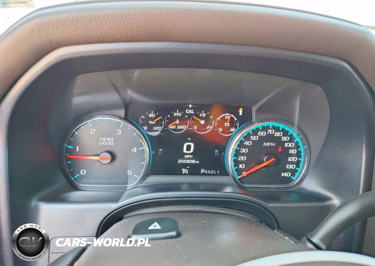 2018 GMC Sierra K2500 Denali VIN:1GT12UEY6JF109212 - 9