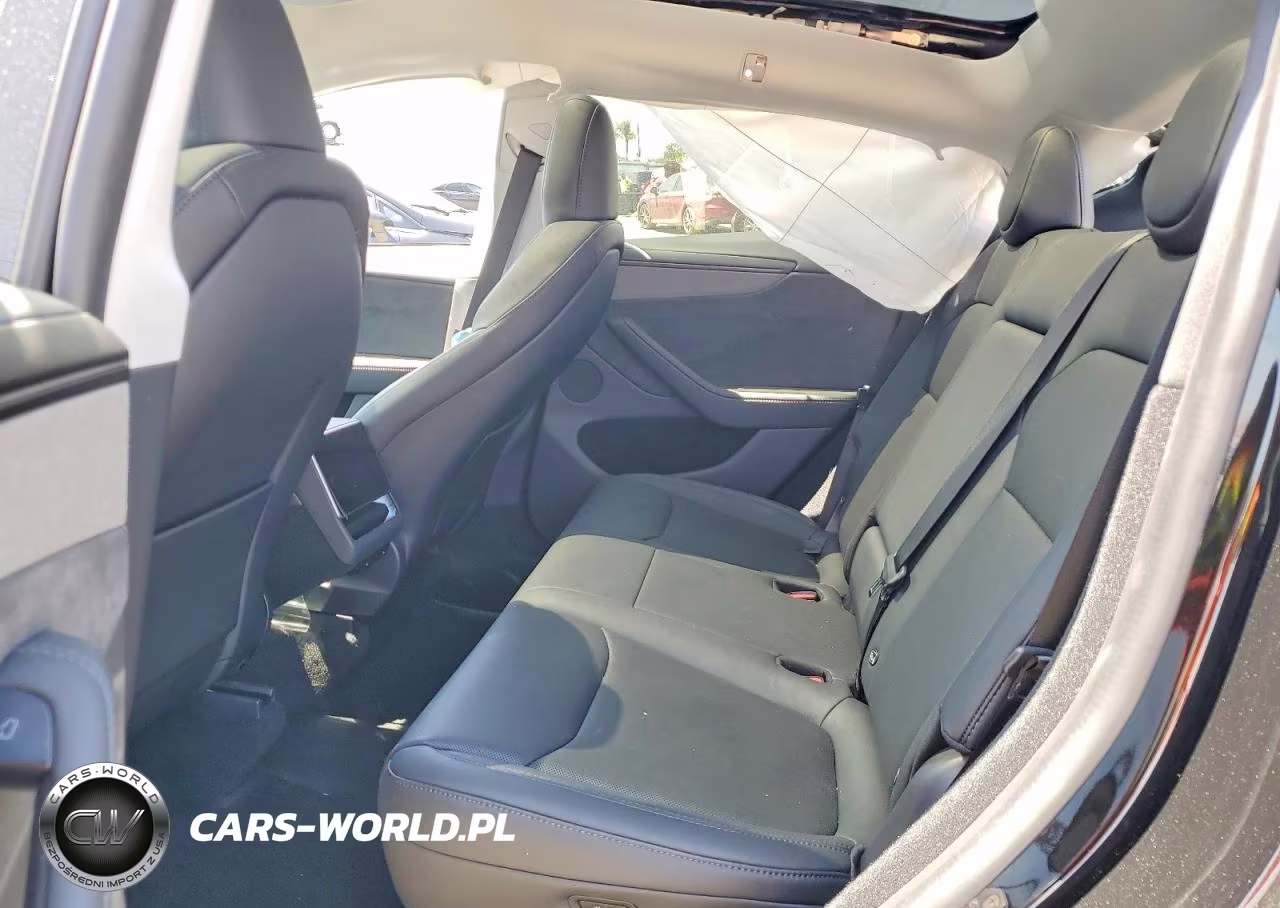 2026 Tesla Model Y VIN:7SAYGDED5TF548831 - 10