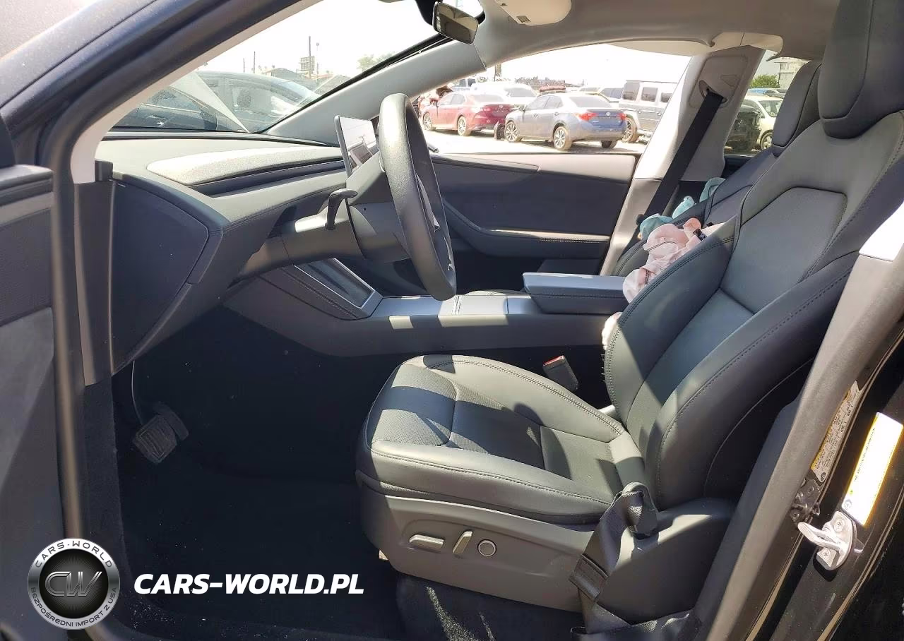 2026 Tesla Model Y VIN:7SAYGDED5TF548831 - 7