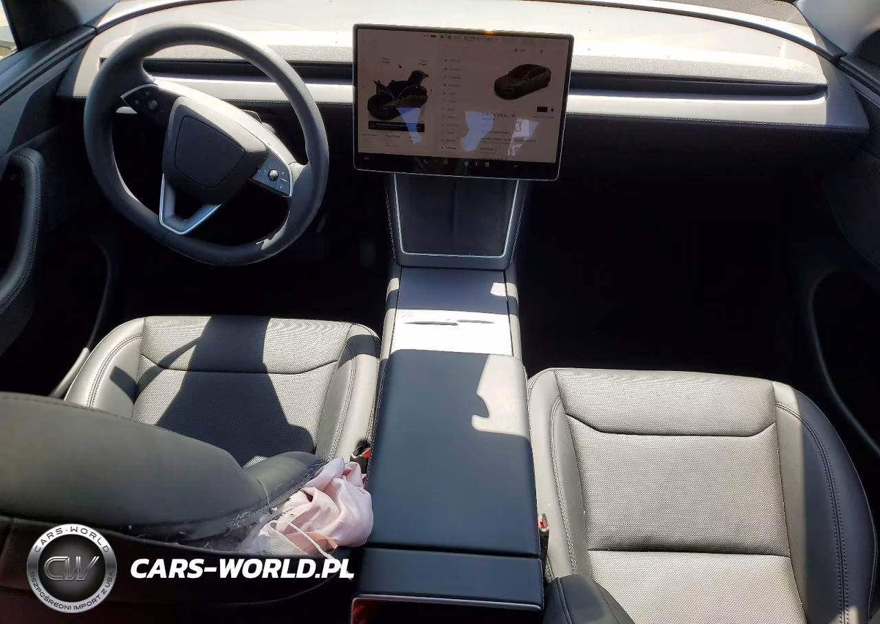2026 Tesla Model Y VIN:7SAYGDED5TF548831 - 8