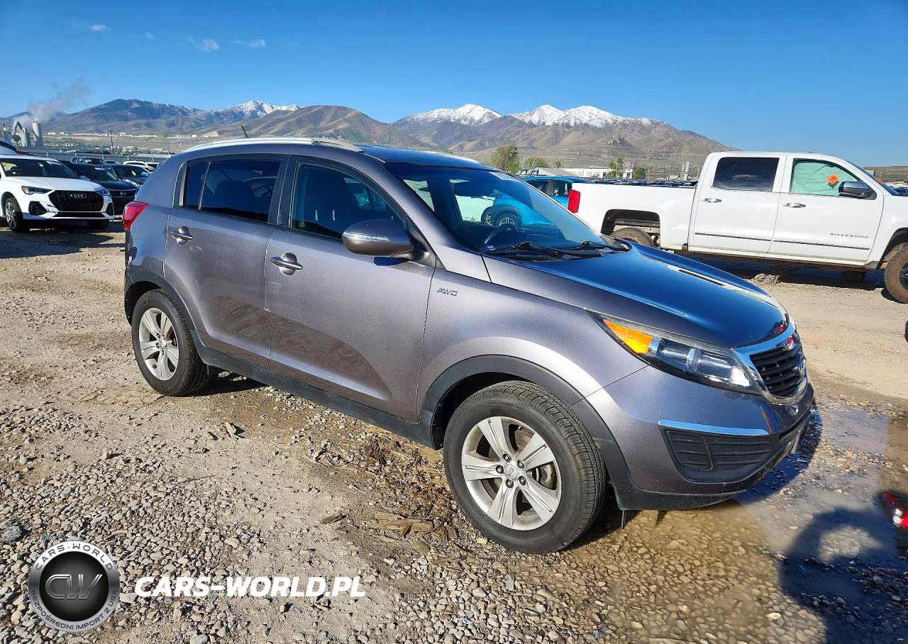2011 Kia Sportage Lx VIN:KNDPBCA21B7168119 - 4