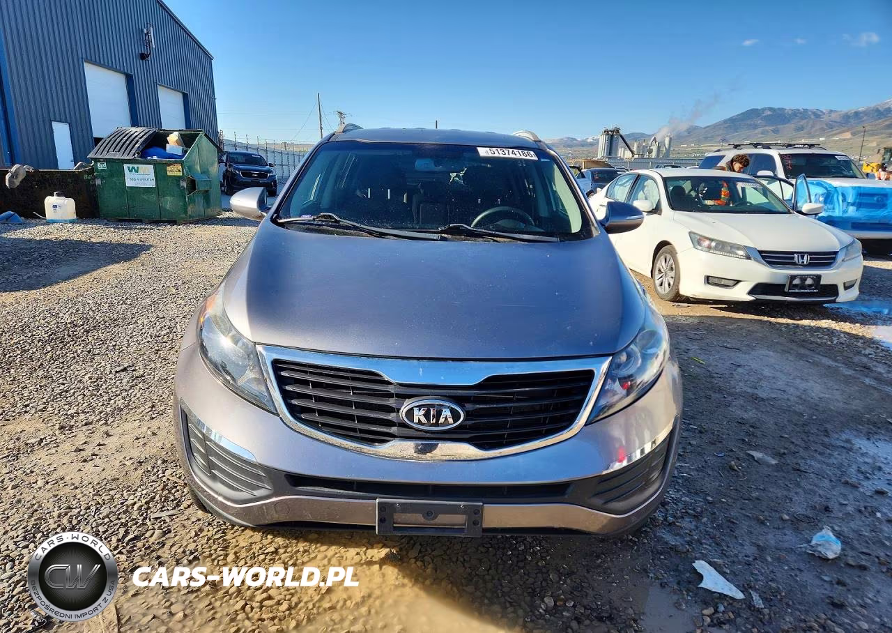 2011 Kia Sportage Lx VIN:KNDPBCA21B7168119 - 5