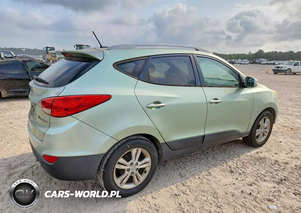 2012 Hyundai Tucson VIN:KM8JU3AC8CU424411 - 3