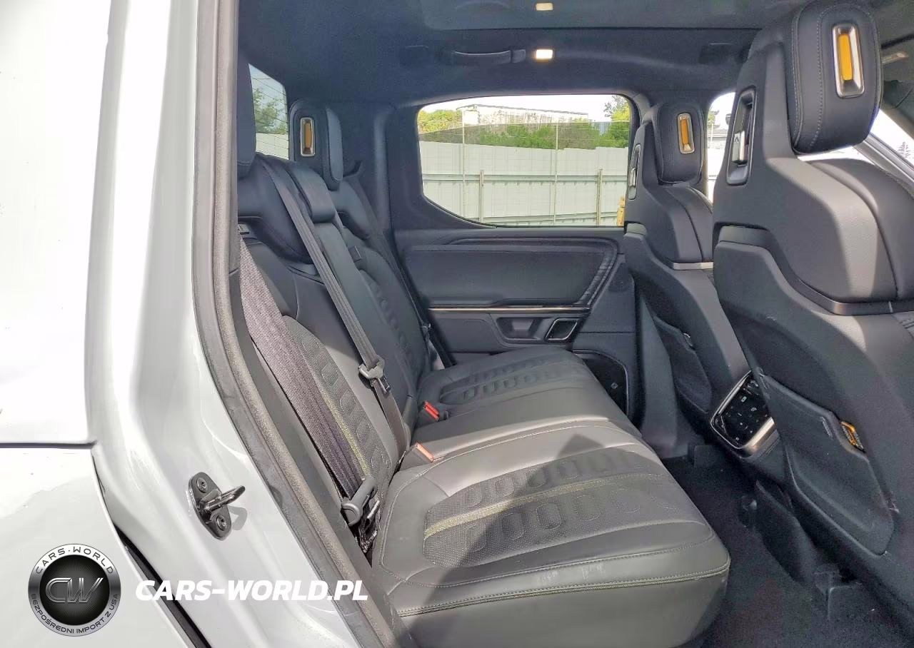 2023 Rivian R1T Adventure VIN:7FCTGAAA6PN024073 - 10