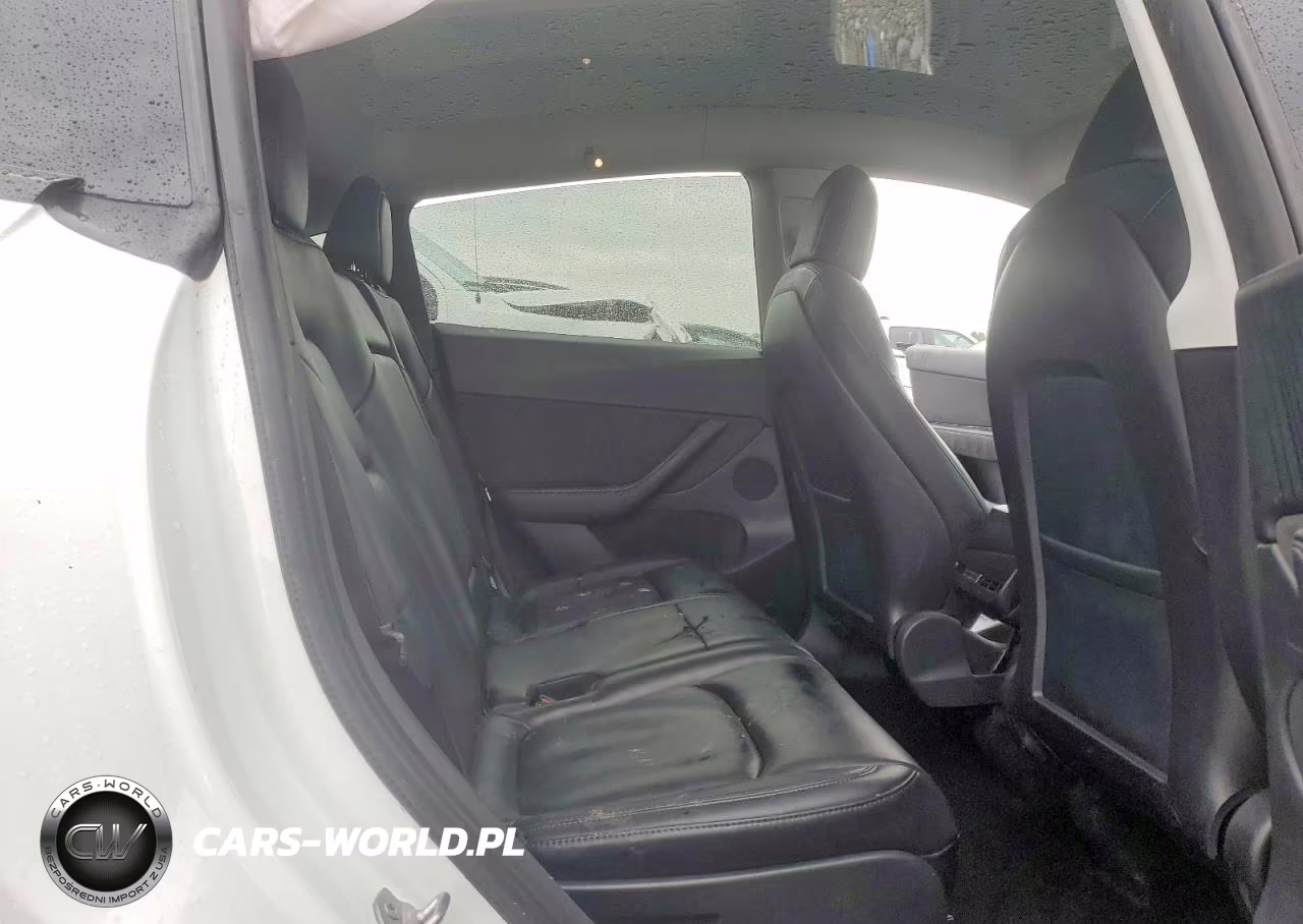 2021 Tesla Model Y VIN:5YJYGAEE4MF258540 - 10