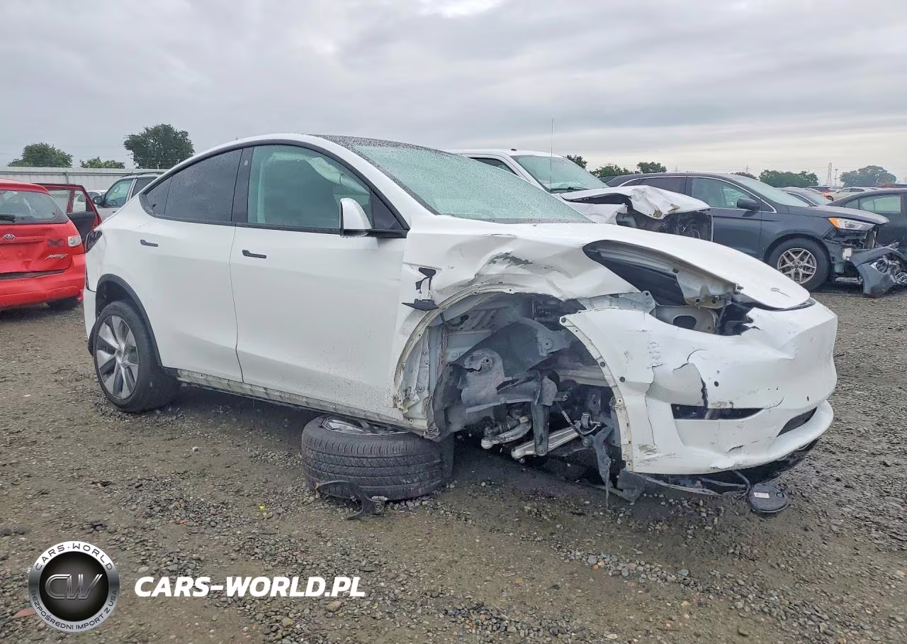 2021 Tesla Model Y VIN:5YJYGAEE4MF258540 - 4