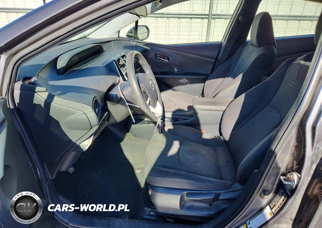 2018 Toyota Prius Two VIN:JTDKBRFU9J3596405 - 7