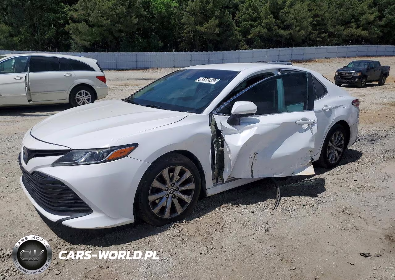 2018 Toyota Camry Le – zdjęcie 1 z 12
