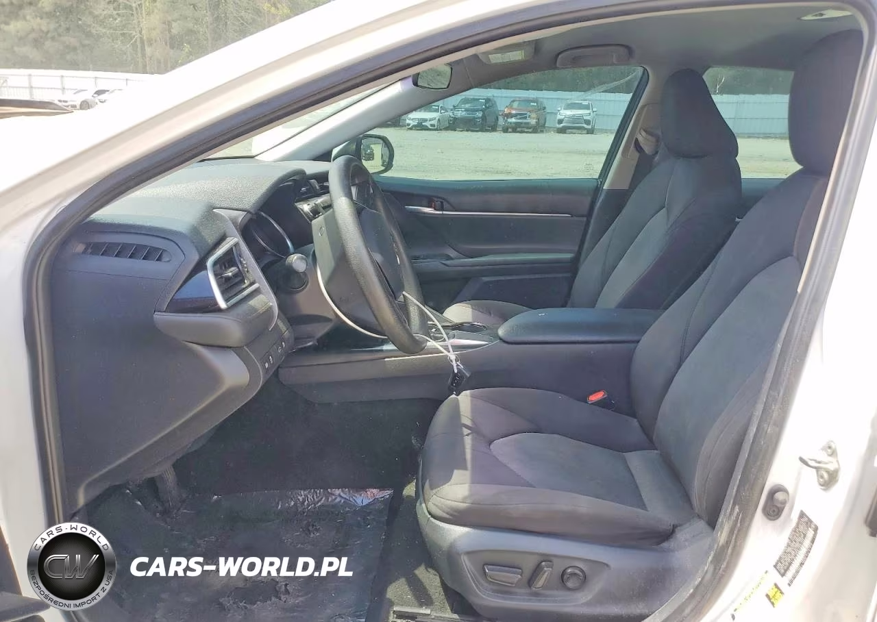 2018 Toyota Camry Le VIN:4T1B11HK8JU082468 - 7