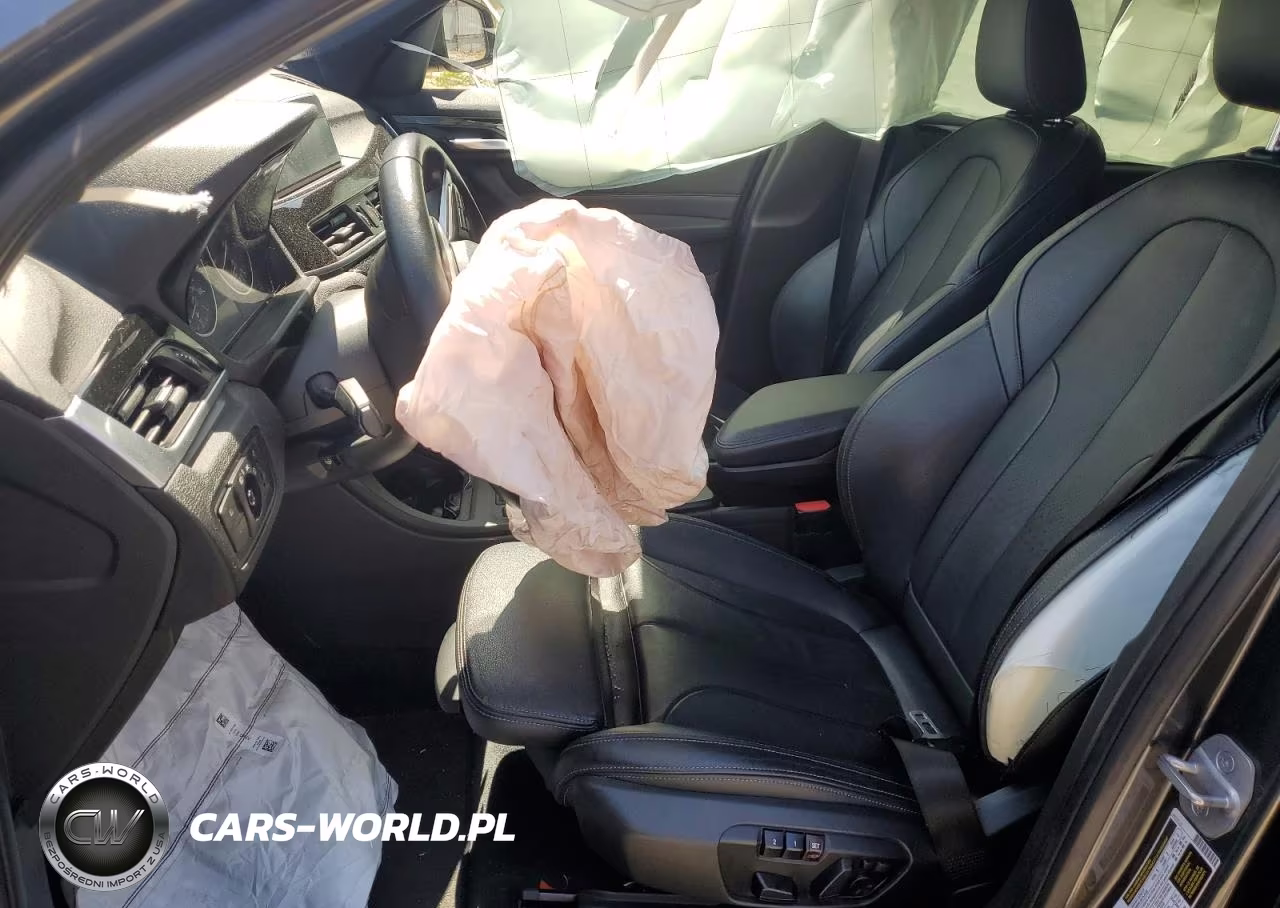 2018 BMW X1 xDrive28I VIN:WBXHT3C39J5K22593 - 7