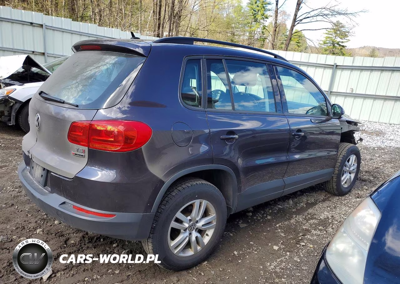 2016 Volkswagen Tiguan S VIN:WVGBV7AX5GW592805 - 3