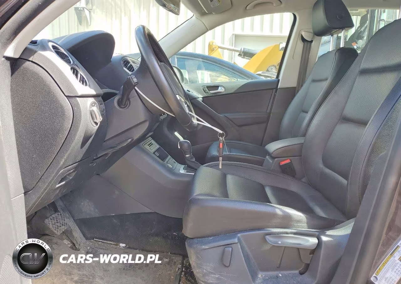 2016 Volkswagen Tiguan S VIN:WVGBV7AX5GW592805 - 7