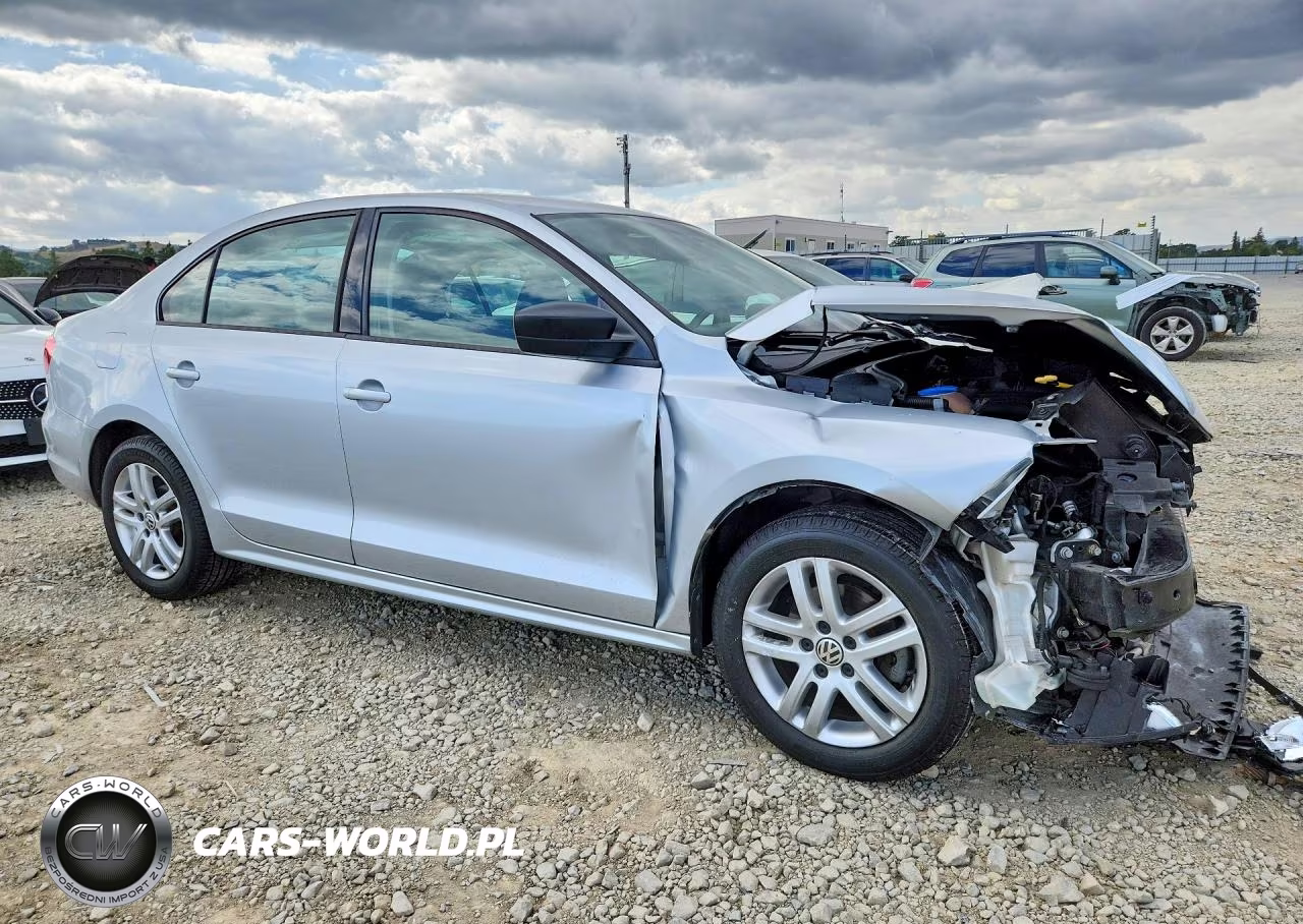 2015 Volkswagen Jetta Base VIN:3VW2K7AJ8FM226776 - 4