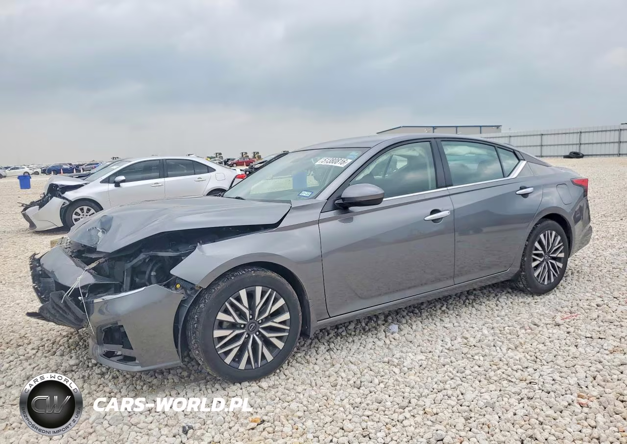 2023 Nissan Altima Sv