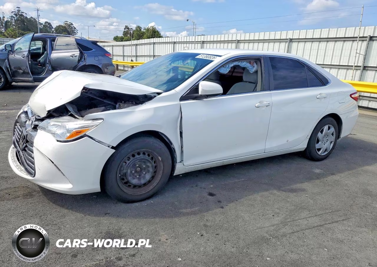 2016 Toyota Camry Le – zdjęcie 1 z 12