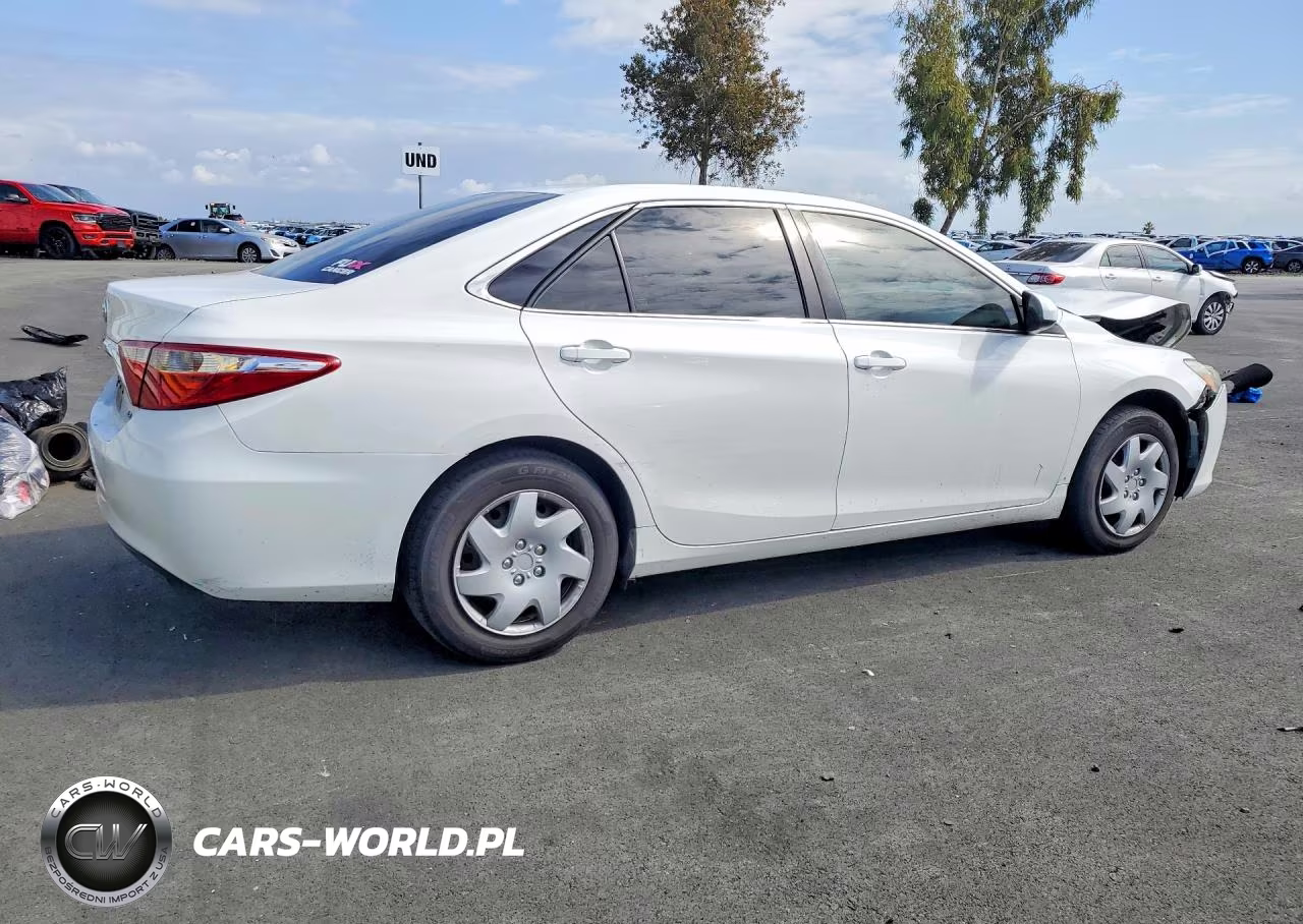 2016 Toyota Camry Le VIN:4T4BF1FK3GR522633 - 3