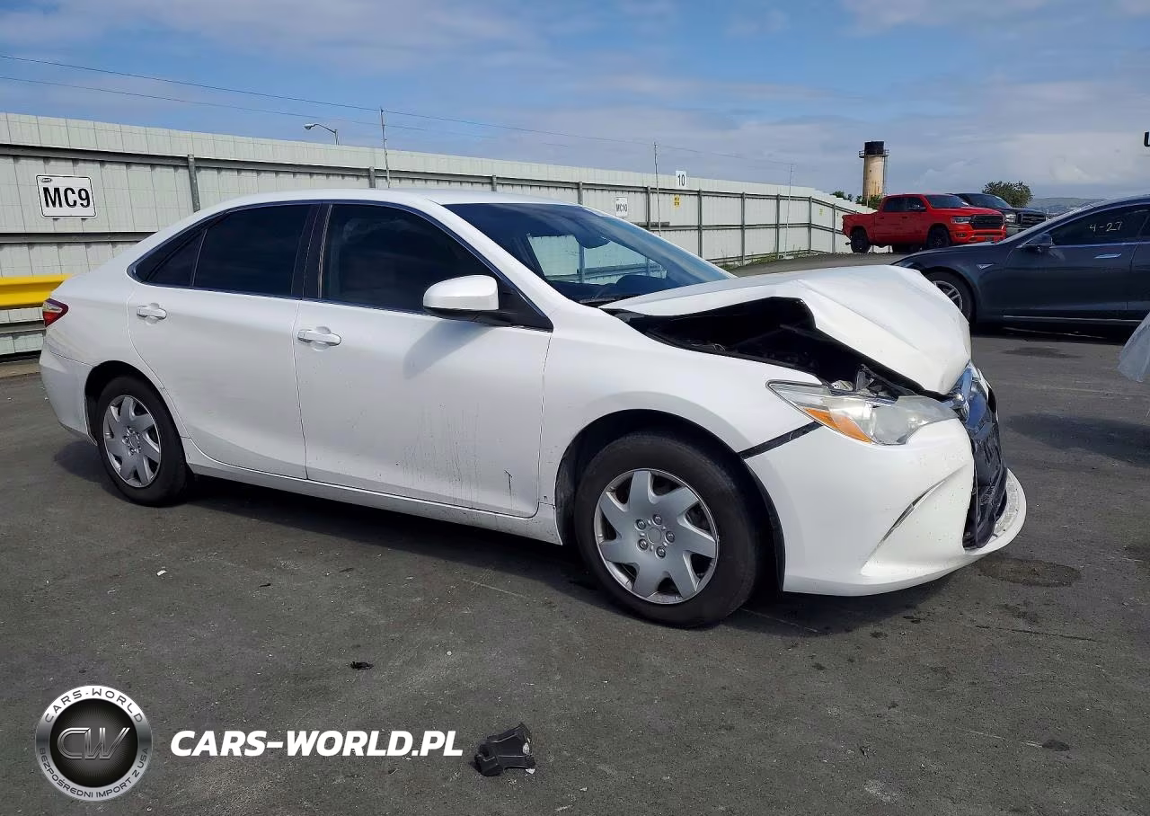 2016 Toyota Camry Le VIN:4T4BF1FK3GR522633 - 4