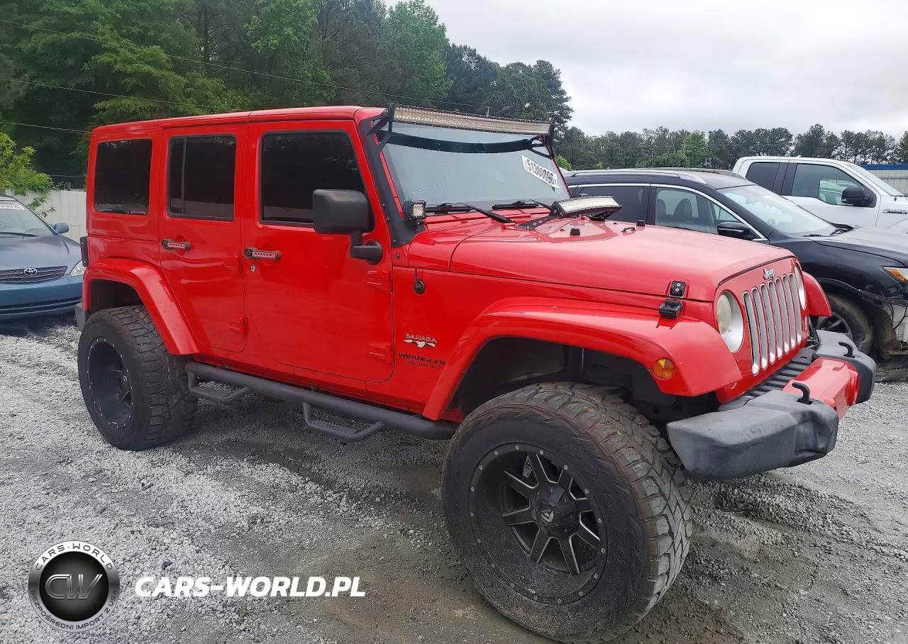 2016 Jeep Wrangler Unlimited Sahara VIN:1C4BJWEGXGL115678 - 4