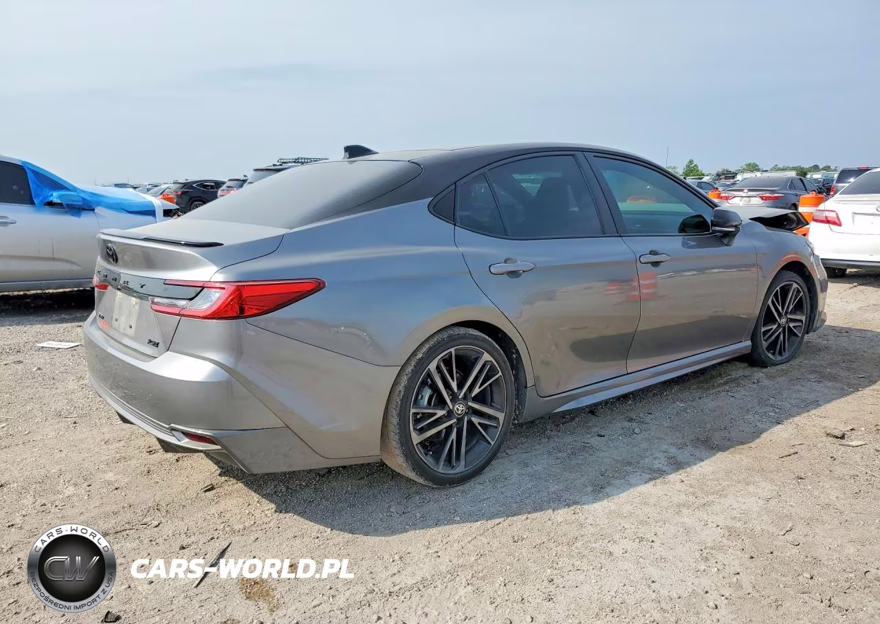 2025 Toyota Camry Xse VIN:4T1DAACKXSU538133 - 3