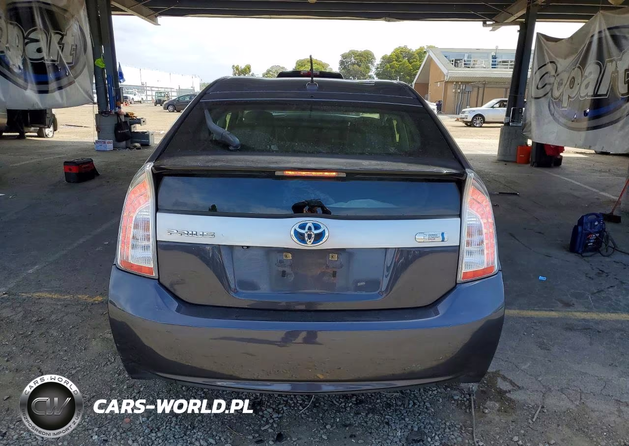 2013 Toyota Prius Plug-In Hybrid Base VIN:JTDKN3DP9D3043209 - 6