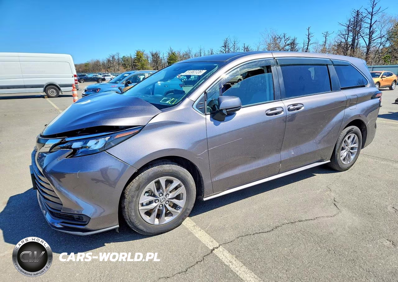 2024 Toyota Sienna Le
