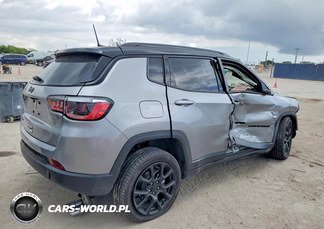 2022 Jeep Compass Latitude VIN:3C4NJDBB4NT228618 - 3