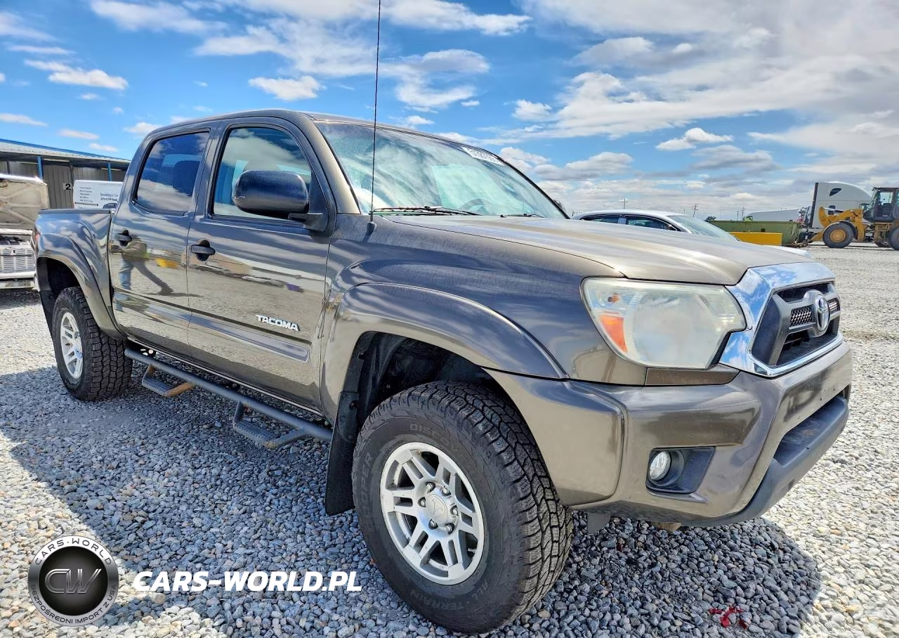 2015 Toyota Tacoma V6 VIN:3TMLU4EN5FM166968 - 4
