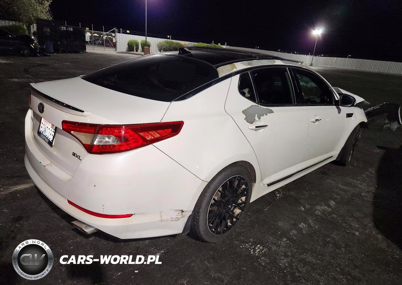 2013 Kia Optima Sx VIN:5XXGR4A65DG168915 - 3