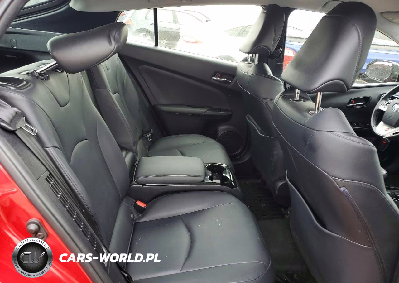 2018 Toyota Prius Prime Advanced VIN:JTDKARFP1J3070301 - 10