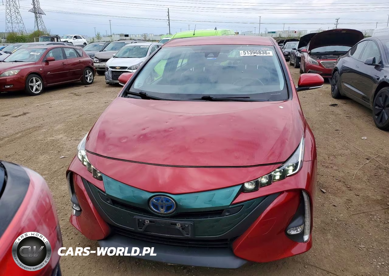2018 Toyota Prius Prime Advanced VIN:JTDKARFP1J3070301 - 5